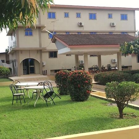 Luxury West Hotel Adenta Dış mekan fotoğraf