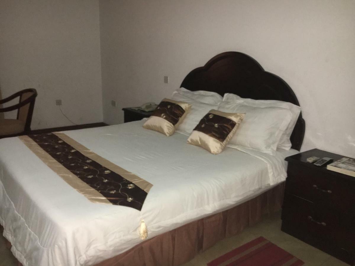 Luxury West Hotel Adenta Dış mekan fotoğraf