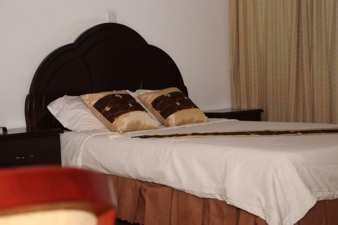 Luxury West Hotel Adenta Dış mekan fotoğraf