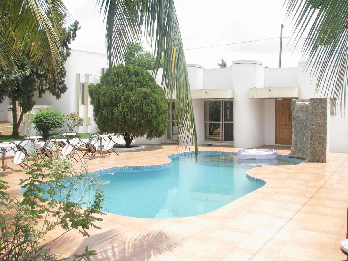 Luxury West Hotel Adenta Dış mekan fotoğraf